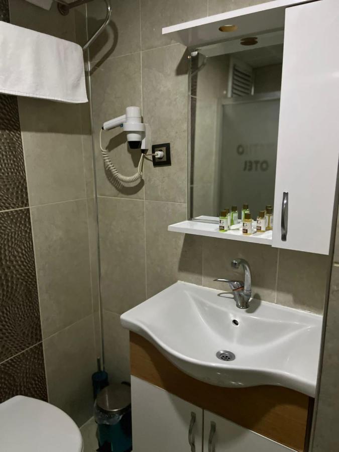 Metro Hotel 3*